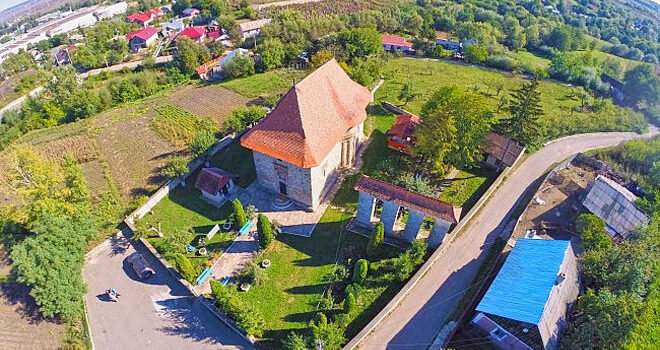 Biserica Sfănta Treime din orașul Siret, Suceava