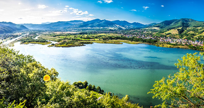 Lacul Bătca Doamnei din orașul Piatra Neamț; județul Neamț