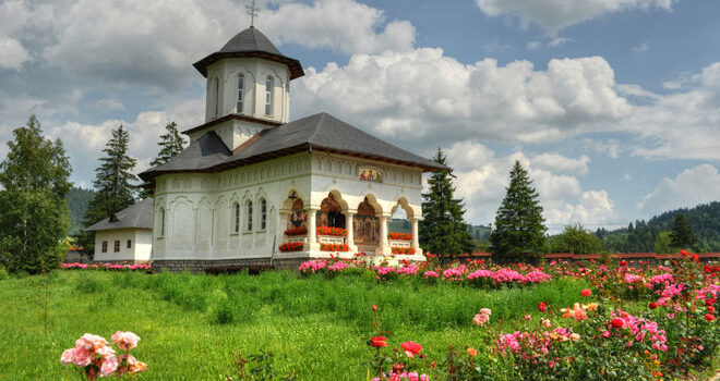 Mănăstirea Izvoru Mureșului din comuna Voșlăbeni, Hargita