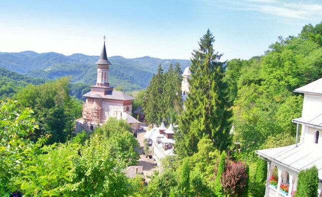 Mănăstirea Sfănta Ana din comuna Rohia, Maramureș