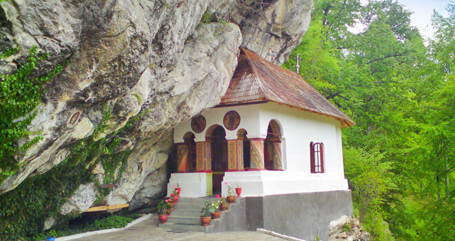 Schitul Pahomie din comuna Bărbătești, Vălcea