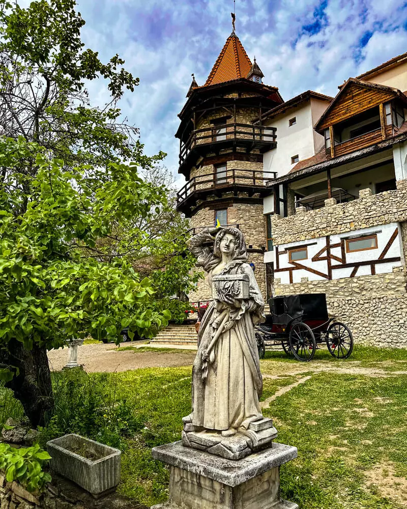 Castelul Lupilor – Experiență unică în inima Transilvaniei Castelul Lupilor – Experiență unică în inima Transilvaniei